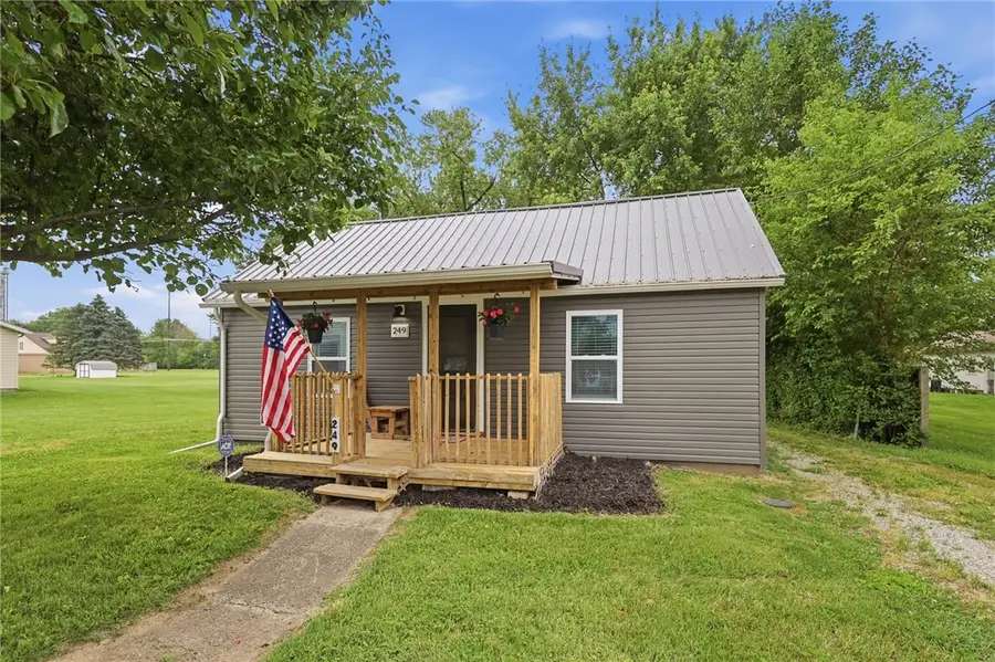 249 W Mound Street, South Charleston, OH 45368 - #2
