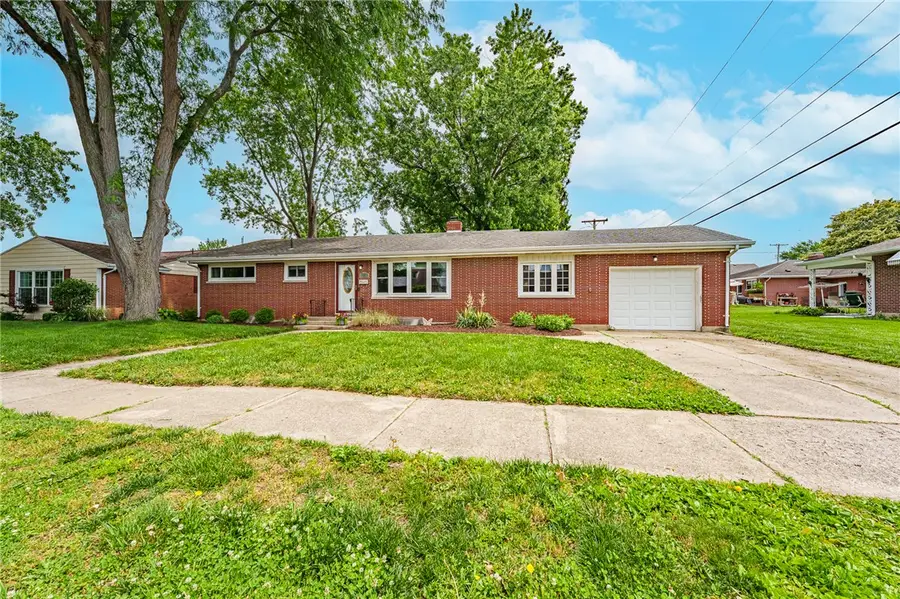 23 Dronfield Road, Troy, OH 45373 - #2