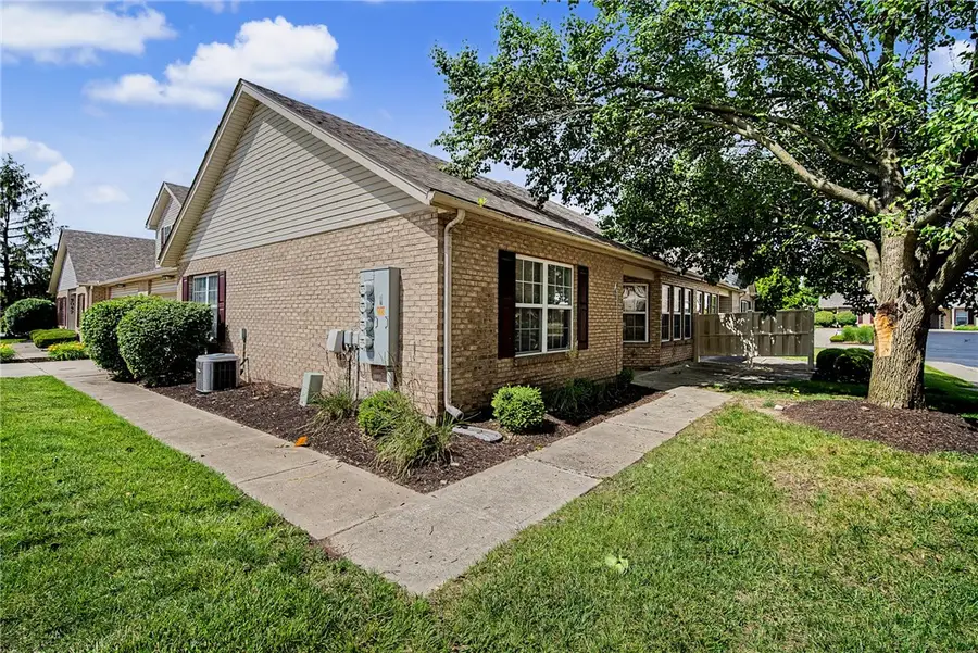 5051 Twin Lakes Circle, Clayton, OH 45315 - #2