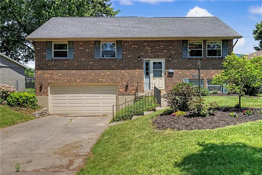225 Lincoln Park Boulevard, Kettering, OH 45429 - #2