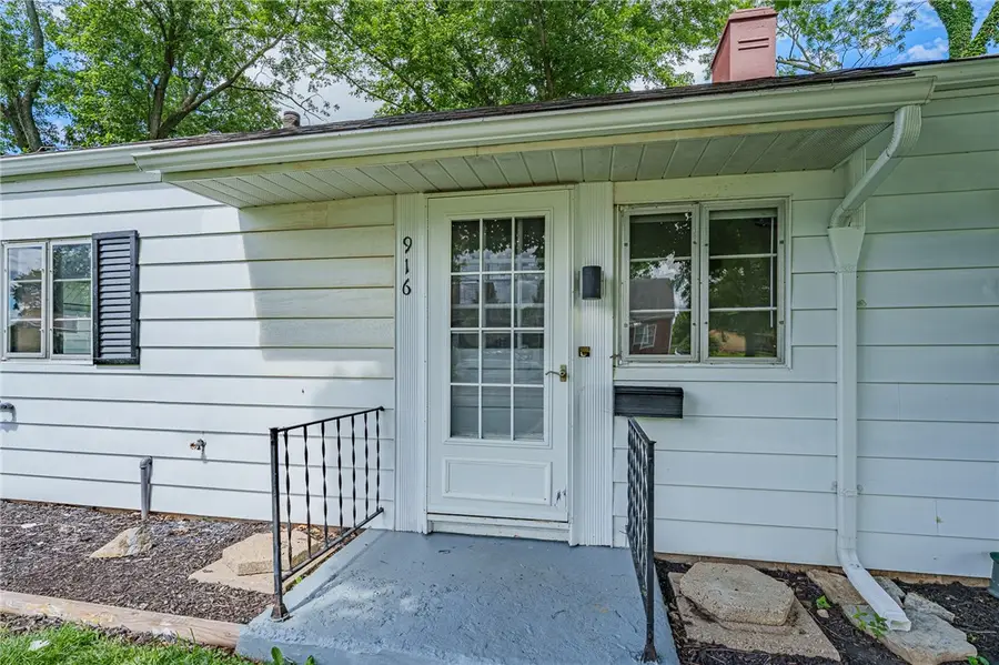 916 S Crawford Street, Troy, OH 45373 - #3