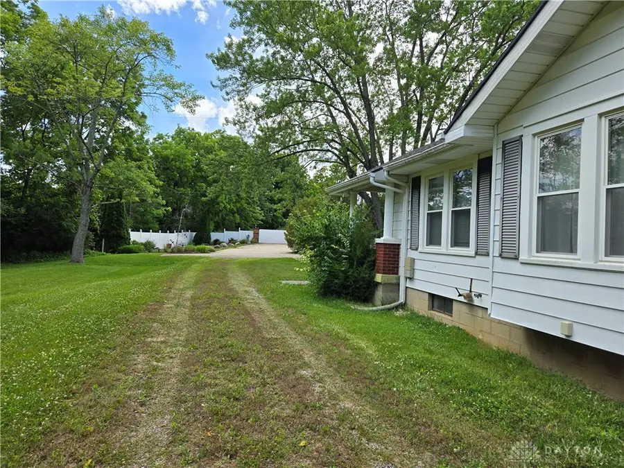 1410 S Central Drive, Beavercreek, OH 45432 - #3