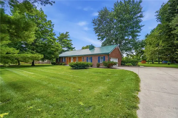 1428 E Social Row Road, Washington Twp, OH 45458