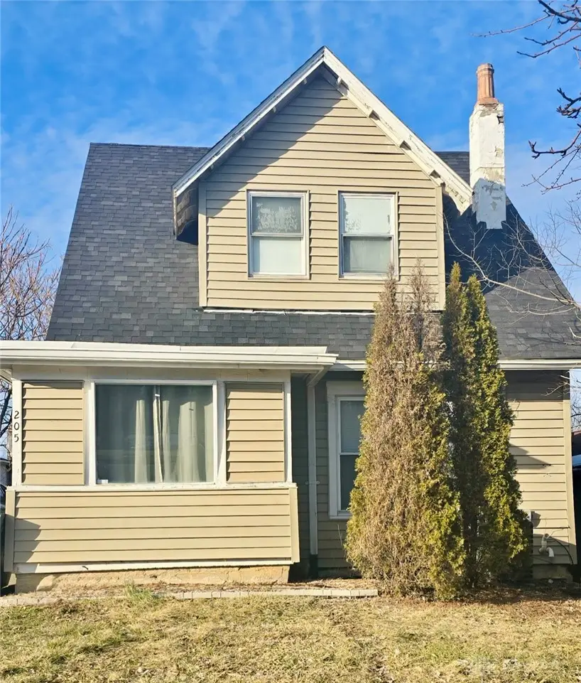 205 E Siebenthaler Avenue, Dayton, OH 45405 - #1