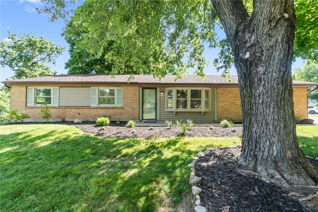 2184 Shadowood Circle, Bellbrook, OH 45305 - #1