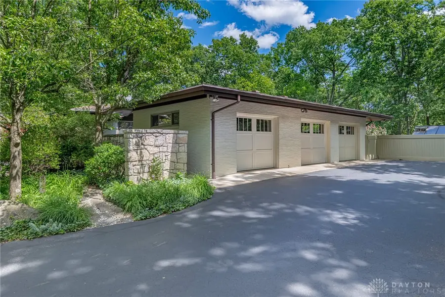 6042 Mad River Road, Washington, OH 45459 - #3