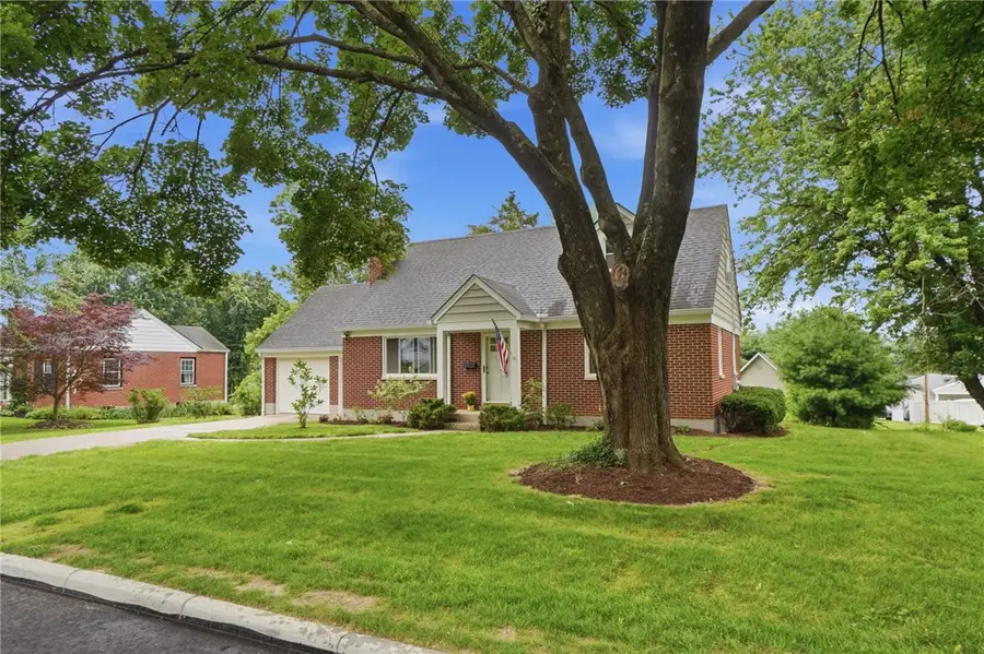 136 E Ridgeway Drive, Centerville, OH 45459 - #2