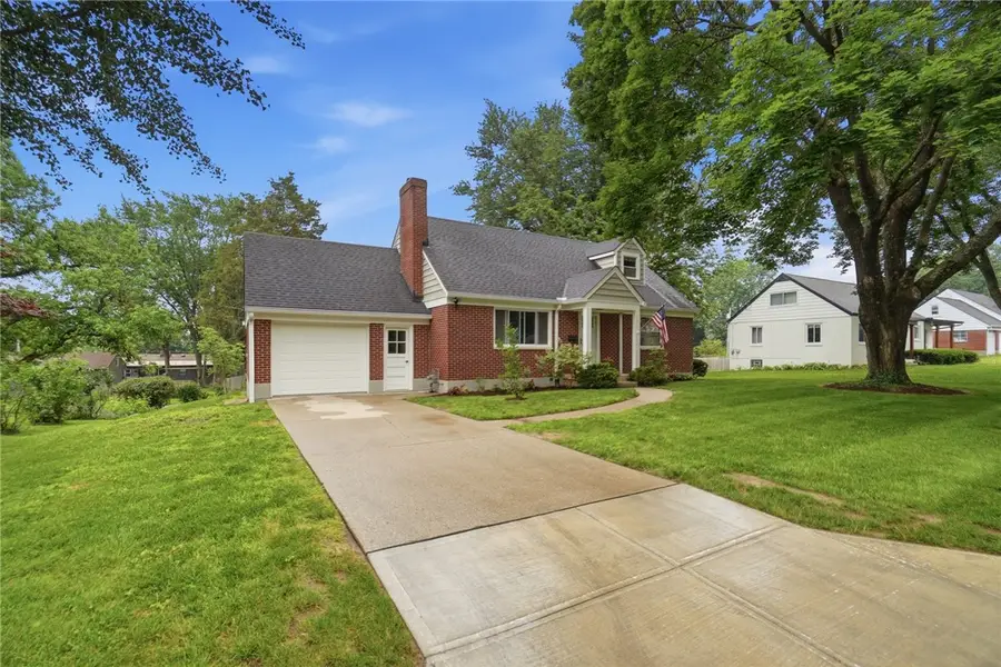 136 E Ridgeway Drive, Centerville, OH 45459 - #3