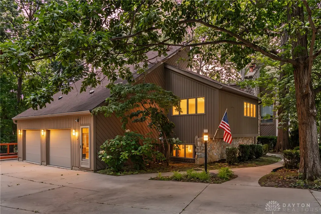 1055 Wilderness Bluff, Tipp City, OH 45371 - #1
