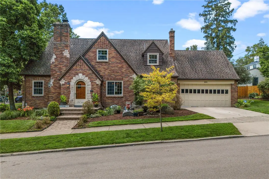 204 Hilltop Avenue, Oakwood, OH 45419 - #1