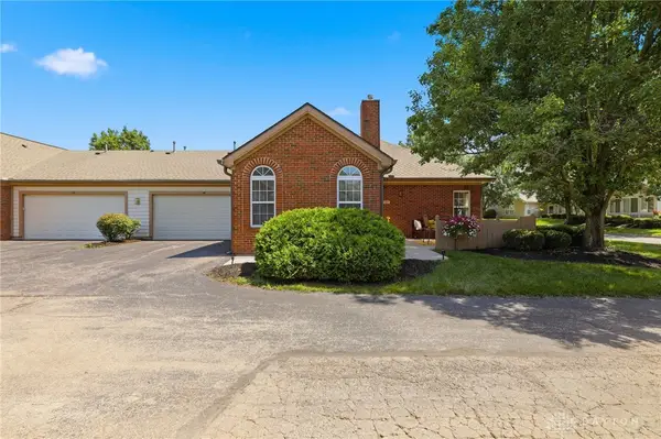 127 Edinburgh Village Drive, Centerville, OH 45458