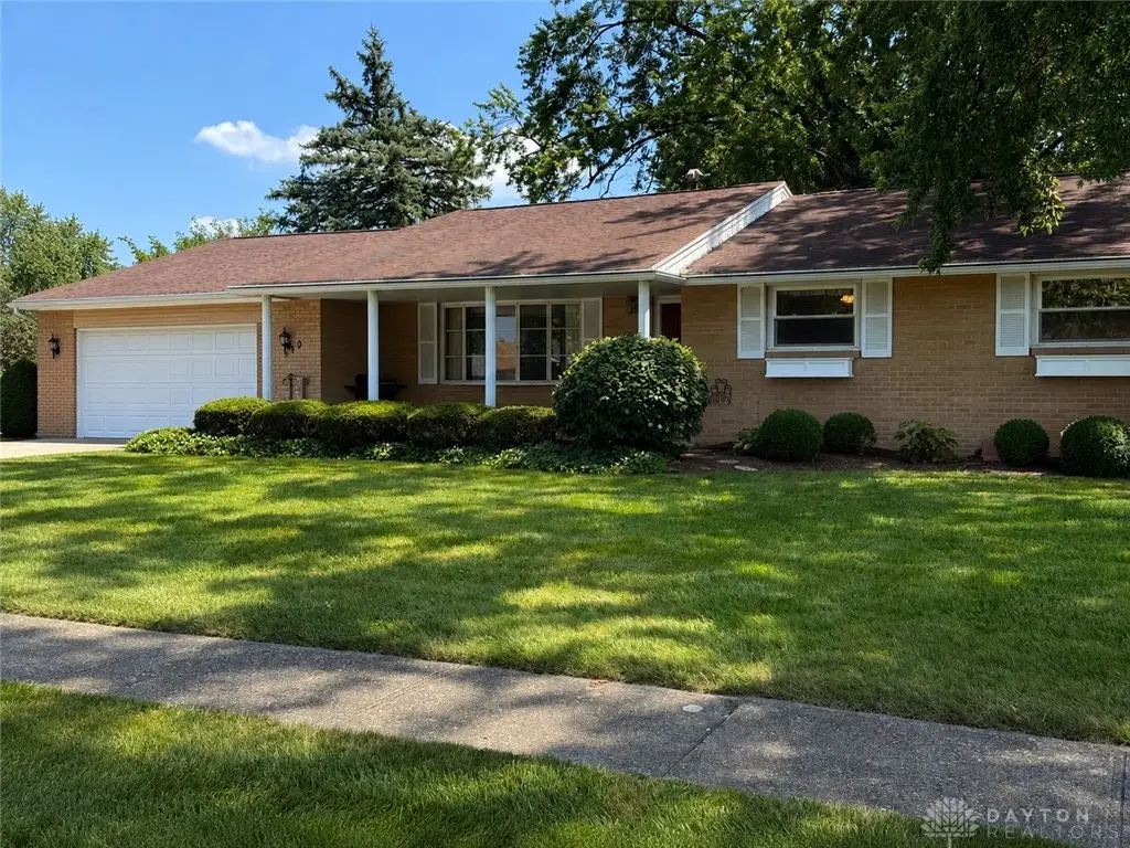 520 Berkshire Circle, Englewood, OH 45322 - #1