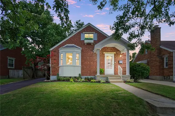 430 Claranna Avenue, Oakwood, OH 45419