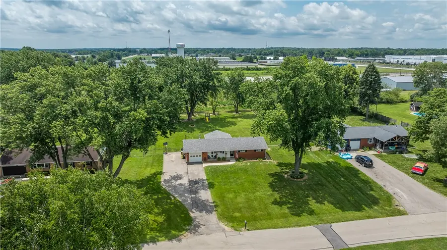 180 Floral Acres Drive, Tipp City, OH 45371 - #3