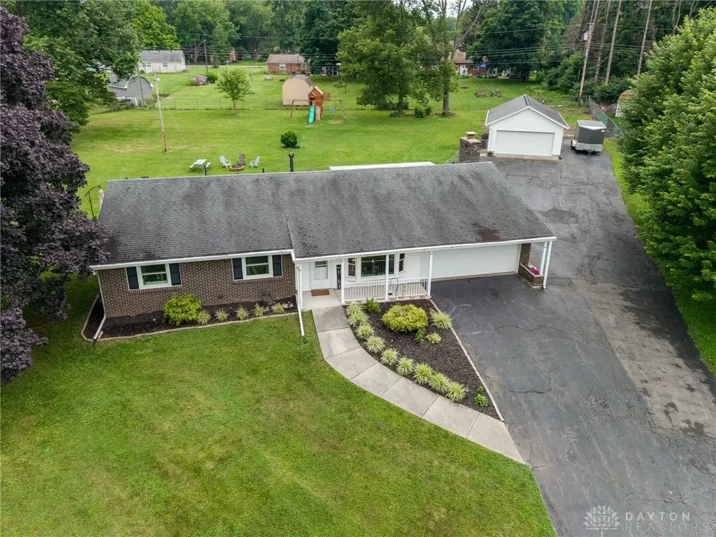 1545 Gunther Drive, Bellbrook, OH 45305 - #1