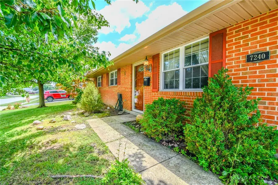 7240 Stonehurst Drive, Huber Heights, OH 45424 - #2