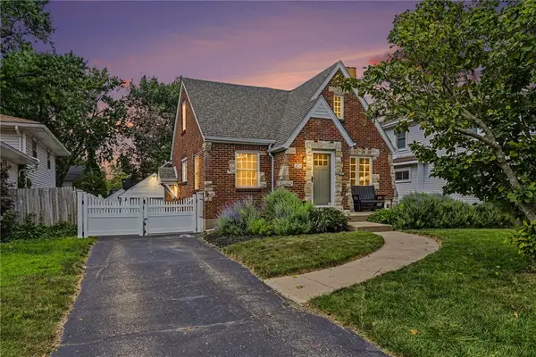 323 Orchard Drive, Oakwood, OH 45419