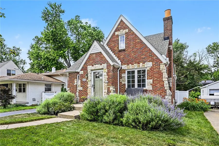 323 Orchard Drive, Oakwood, OH 45419 - #3
