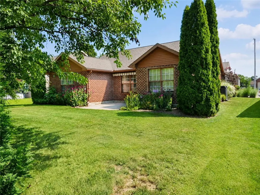 638 Willow Point Court, Troy, OH 45373 - #2