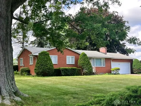 2520 NE Hollyview Street, Canton, OH 44721