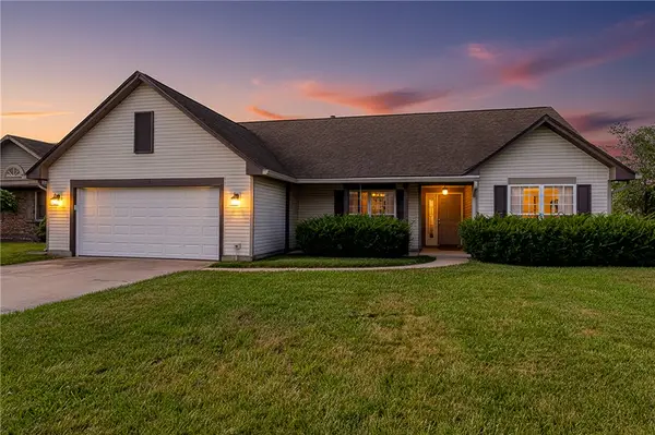 1034 Meadowrun Road, Englewood, OH 45322