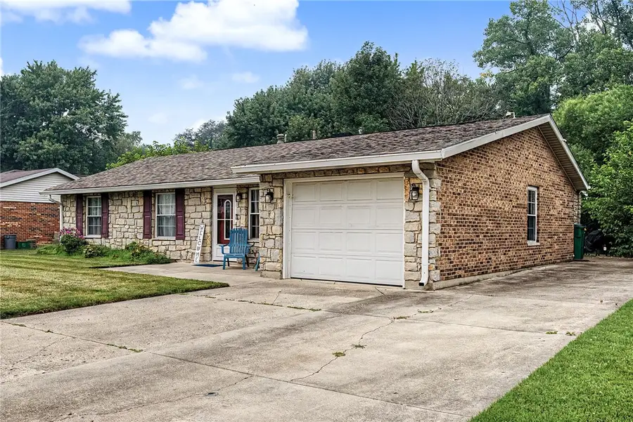 5243 Wakefield Drive, Fairborn, OH 45324 - #2