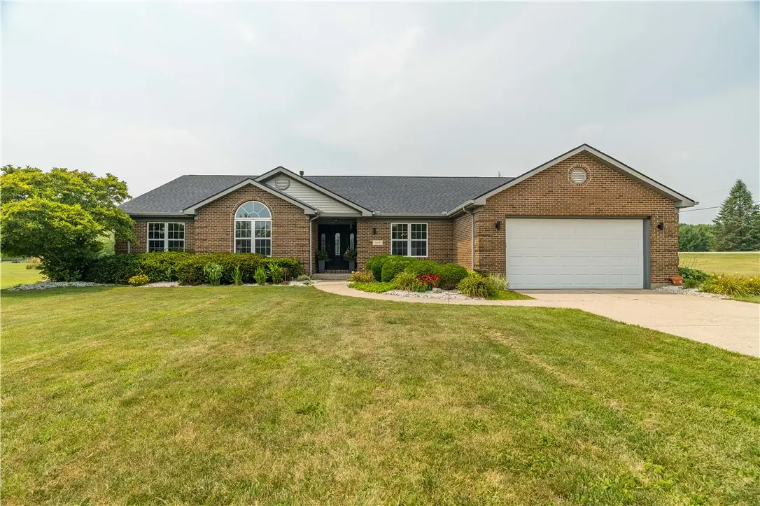 815 W Eva Circle, Springfield, OH 45504 - #1