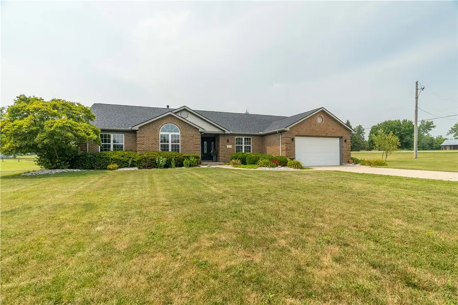 815 W Eva Circle, Springfield, OH 45504 - #2