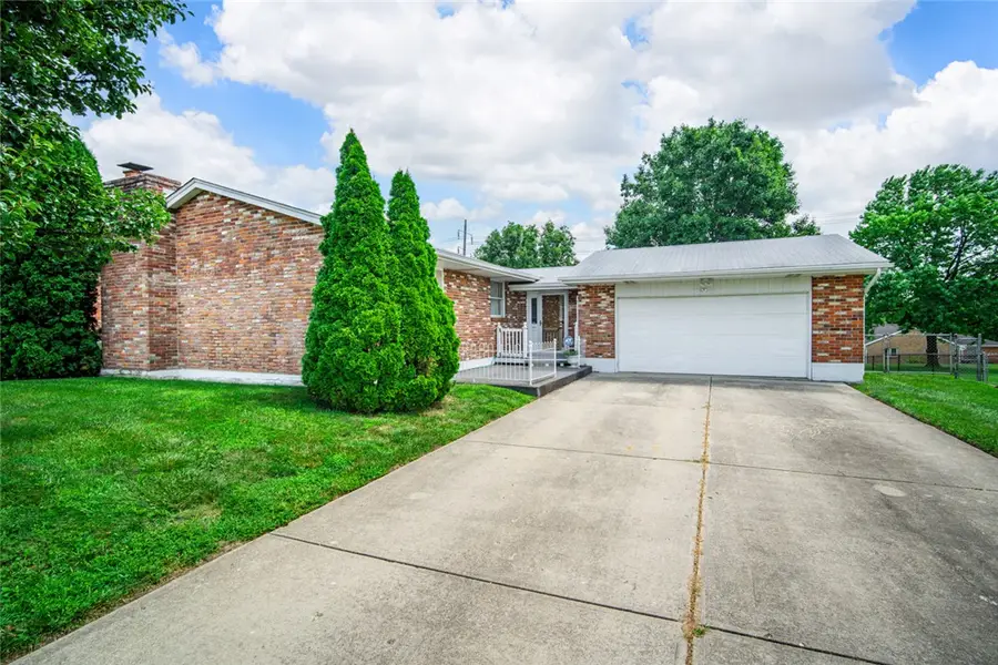 1020 S Elm Street, West Carrollton, OH 45449 - #2
