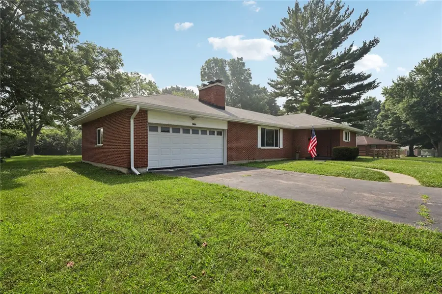 2078 S Belleview Drive, Bellbrook, OH 45305 - #2