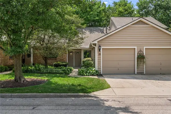 19 Evergreen Circle, Wyoming, OH 45215