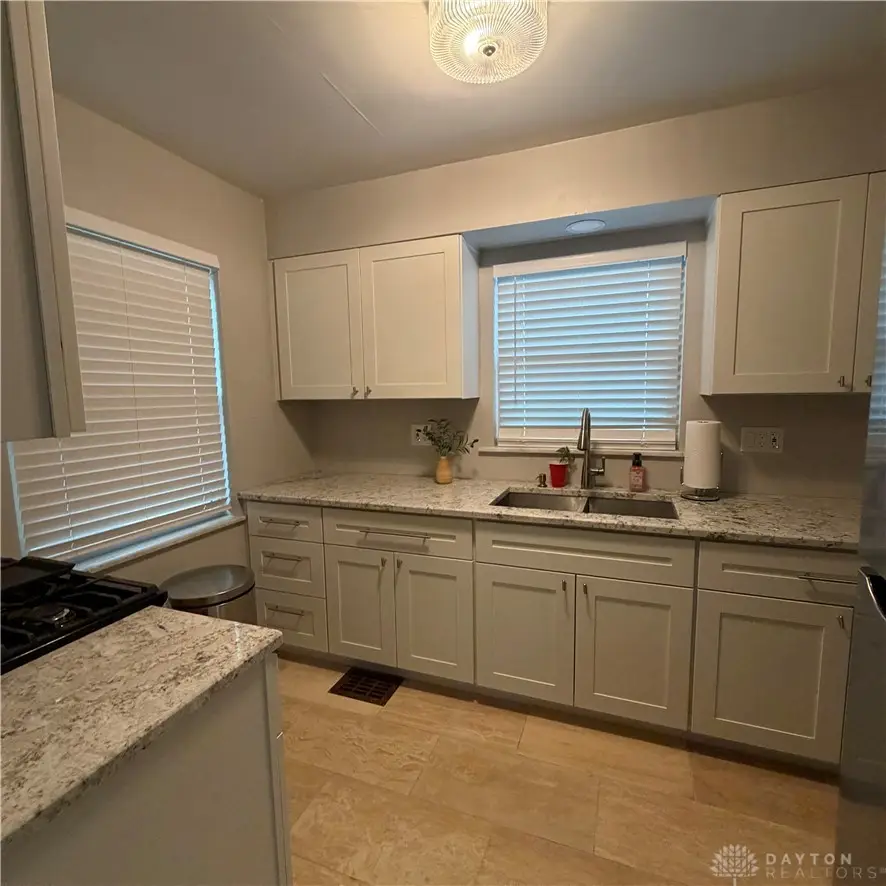 49 W Maplewood Avenue, Dayton, OH 45405 - #3