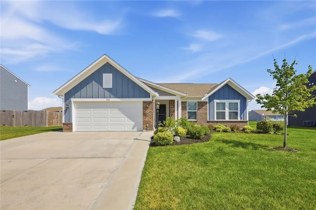 790 Hunters Run Drive, Brookville, OH 45309 - #1