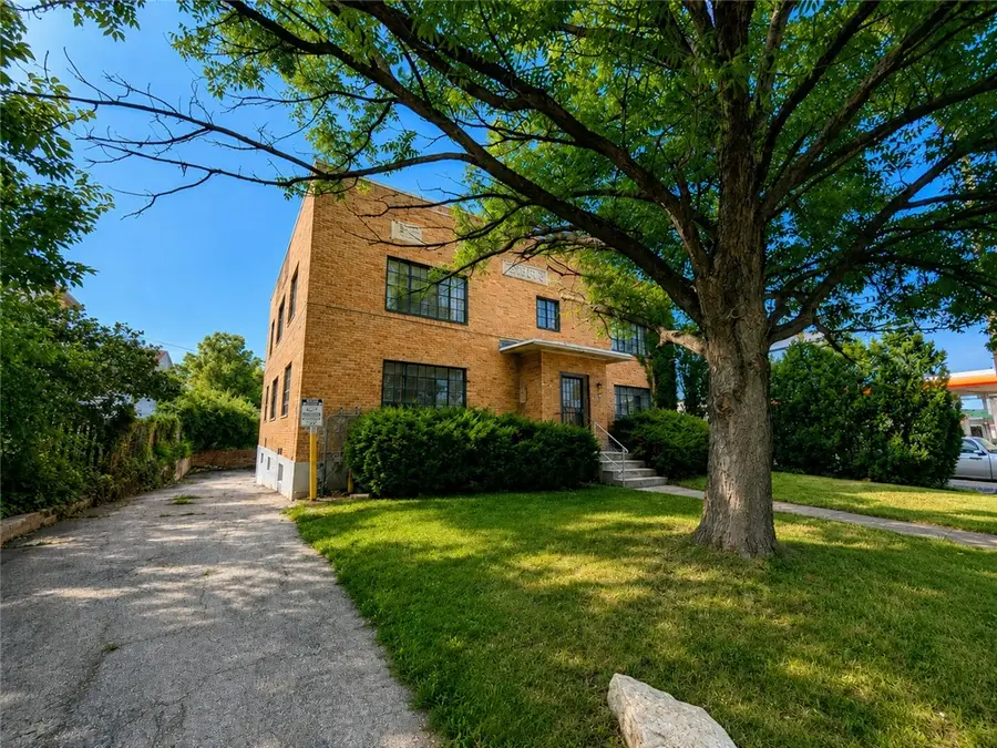 19 W Siebenthaler Avenue, Dayton, OH 45405 - #3