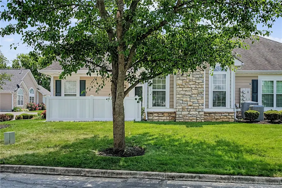 4694 Cobblestone Drive, Tipp City, OH 45371 - #2