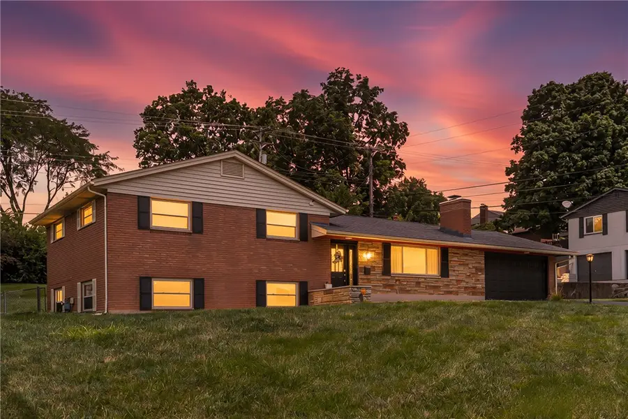 617 Stoneybrook Drive, Kettering, OH 45429 - #2