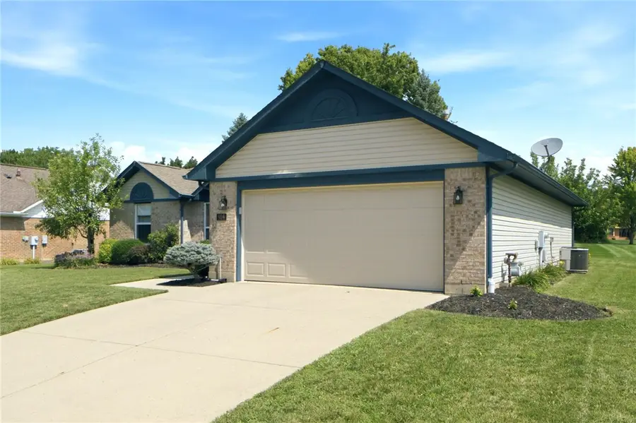 904 Sunset Drive, Englewood, OH 45322 - #2