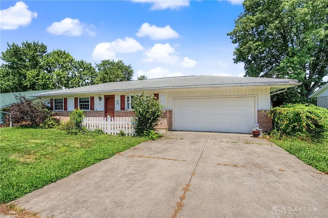 211 E Westbrook Road, Brookville, OH 45309 - #1