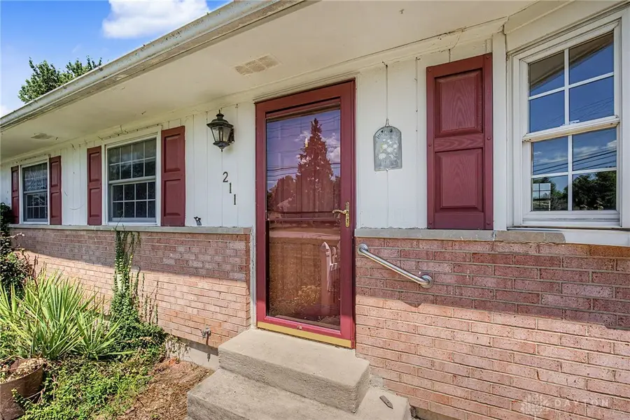 211 E Westbrook Road, Brookville, OH 45309 - #2