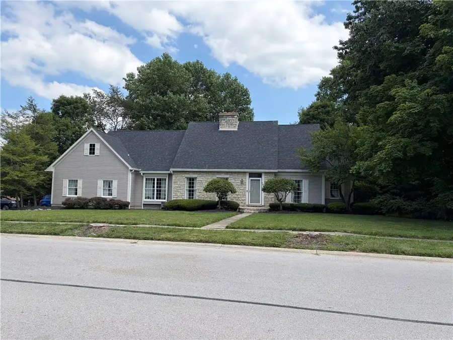 1033 E Parkwood Street, Sidney, OH 45365 - #2