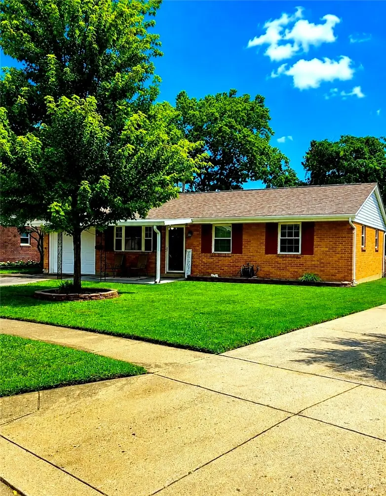 379 Ellenwood Drive, West Carrollton, OH 45449 - #2