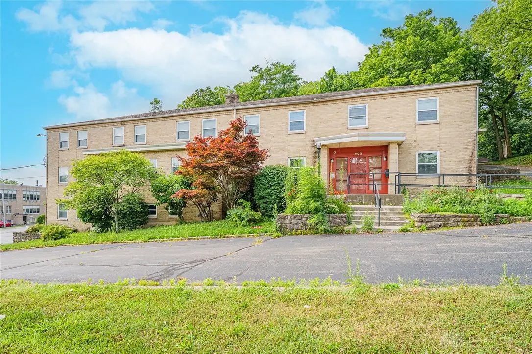220 W Siebenthaler Avenue, Dayton, OH 45405 - #1
