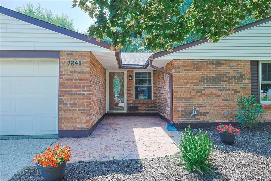 7240 Rustic Woods Drive, Huber Heights, OH 45424 - #2
