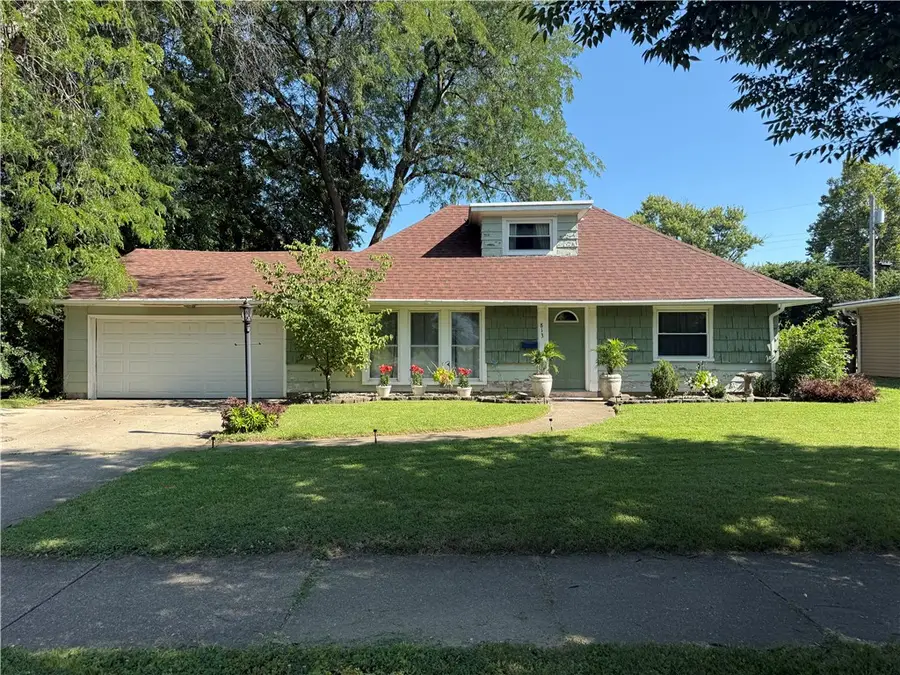 813 E Stroop Road, Kettering, OH 45429 - #2