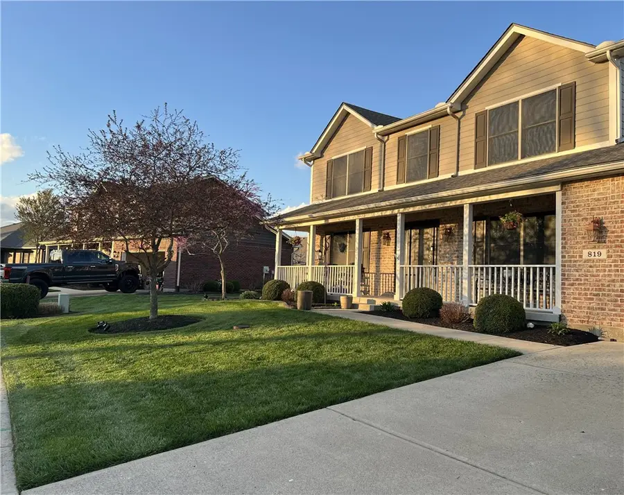 819 Flanders Avenue, Brookville, OH 45309 - #2
