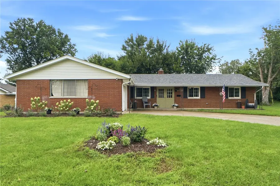 555 Adrian Court, Fairborn, OH 45324 - #2