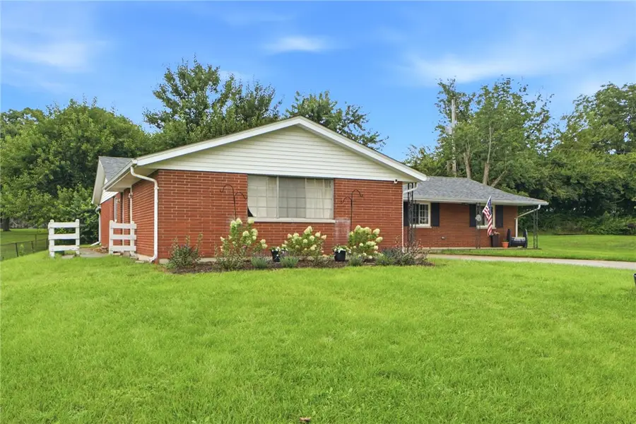 555 Adrian Court, Fairborn, OH 45324 - #3