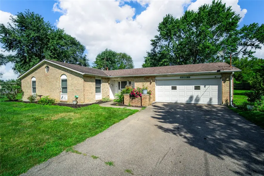 30 Huron Circle, Enon, OH 45323 - #3