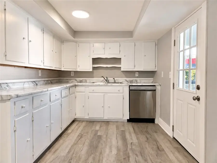 23 N Douglas Avenue, Springfield, OH 45503 - #3