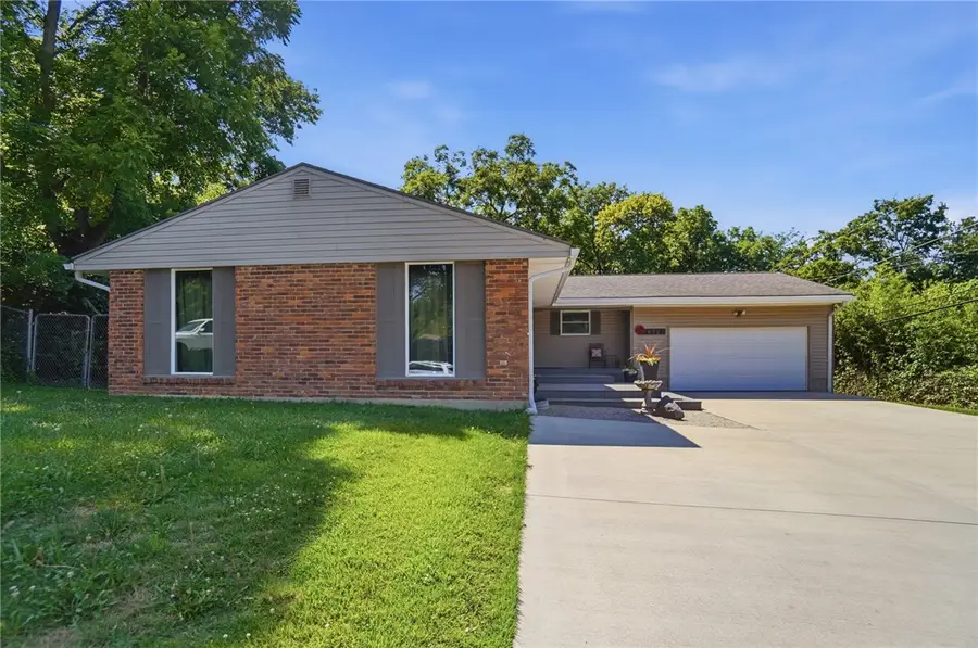 6001 Cindy Drive, West Carrollton, OH 45449 - #2